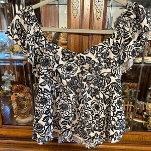 JAPNA BLACK & WHITE TOP